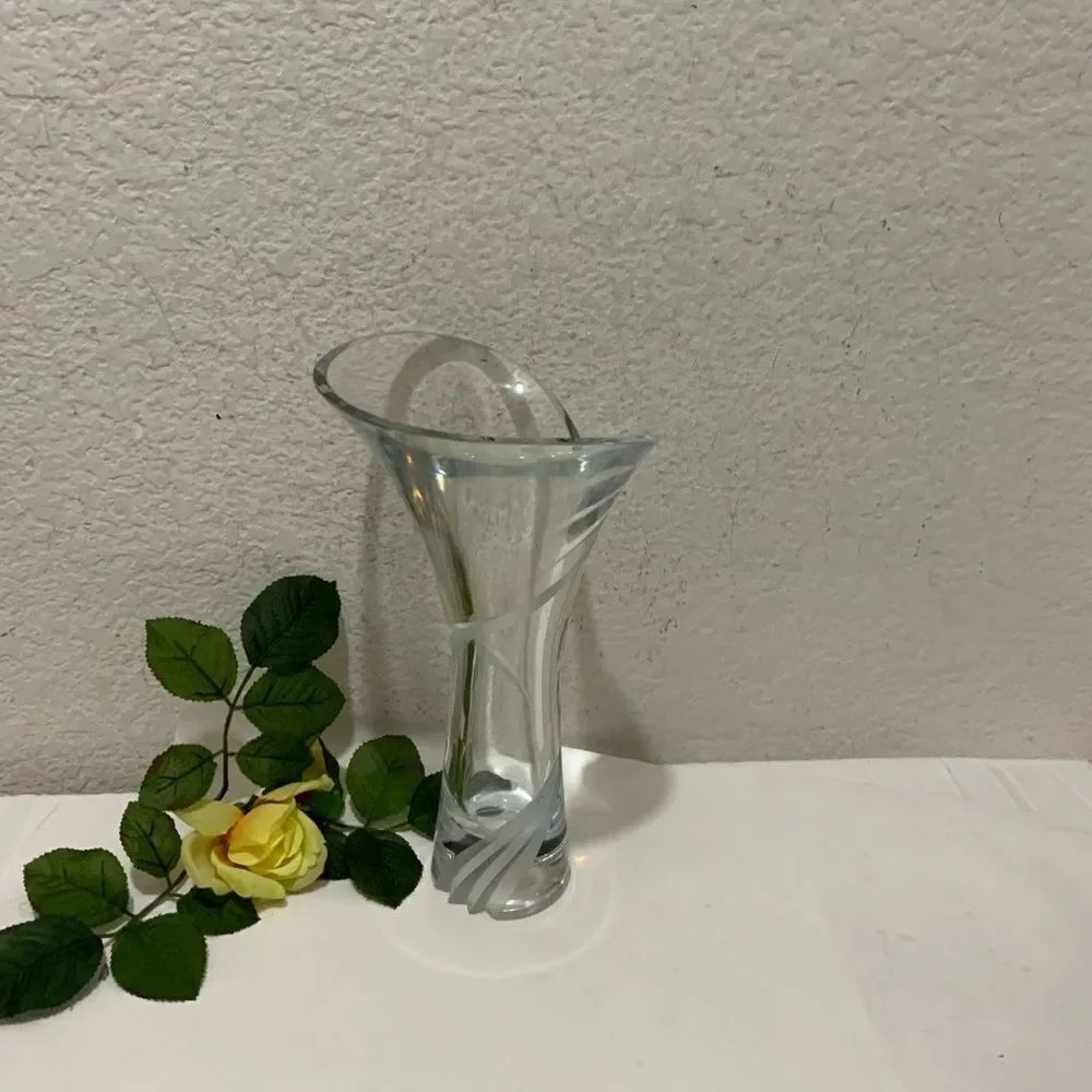 Mikasa Crystal Vase 11” tall Beautiful!